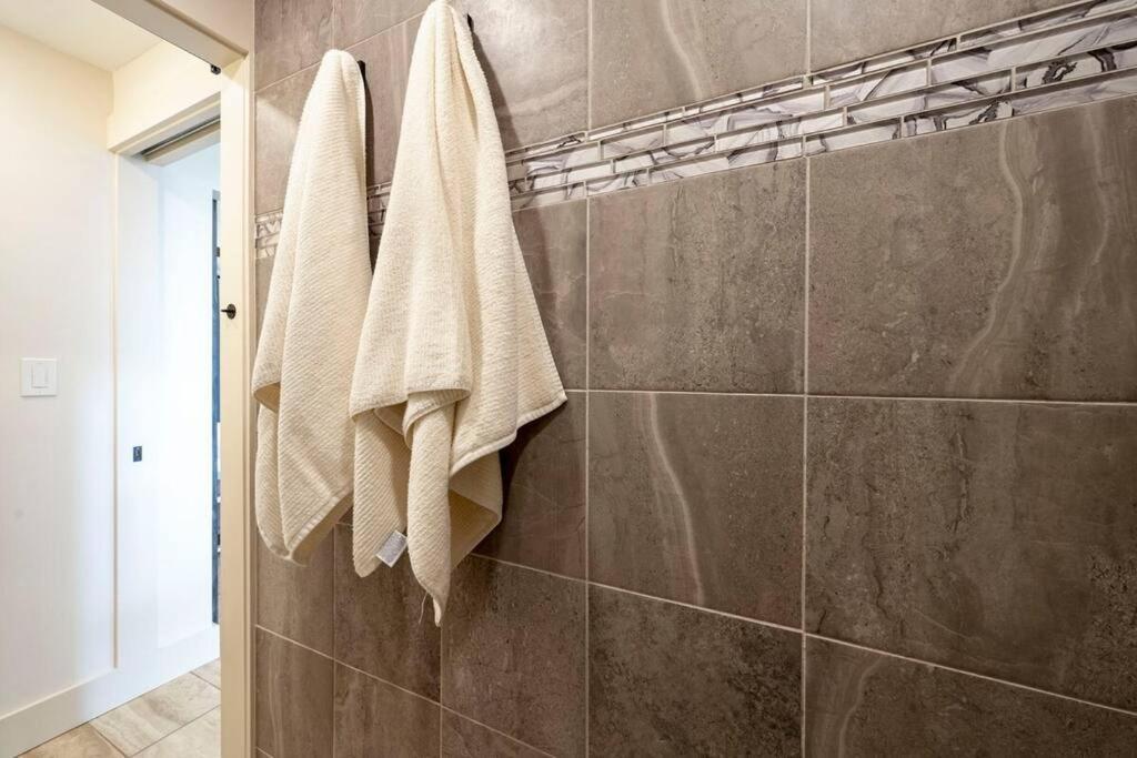 Hale Ono Loa 403- Top Floor, Ocean View, & Complete Modern Remodel Apartamento Kahana Exterior foto